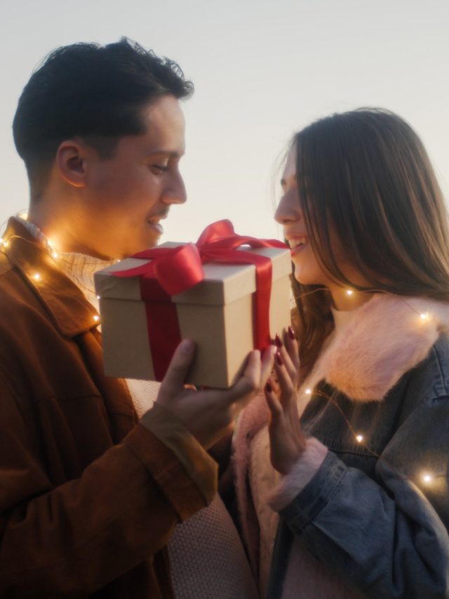 cropped-couple-in-valentine-s-day.jpg